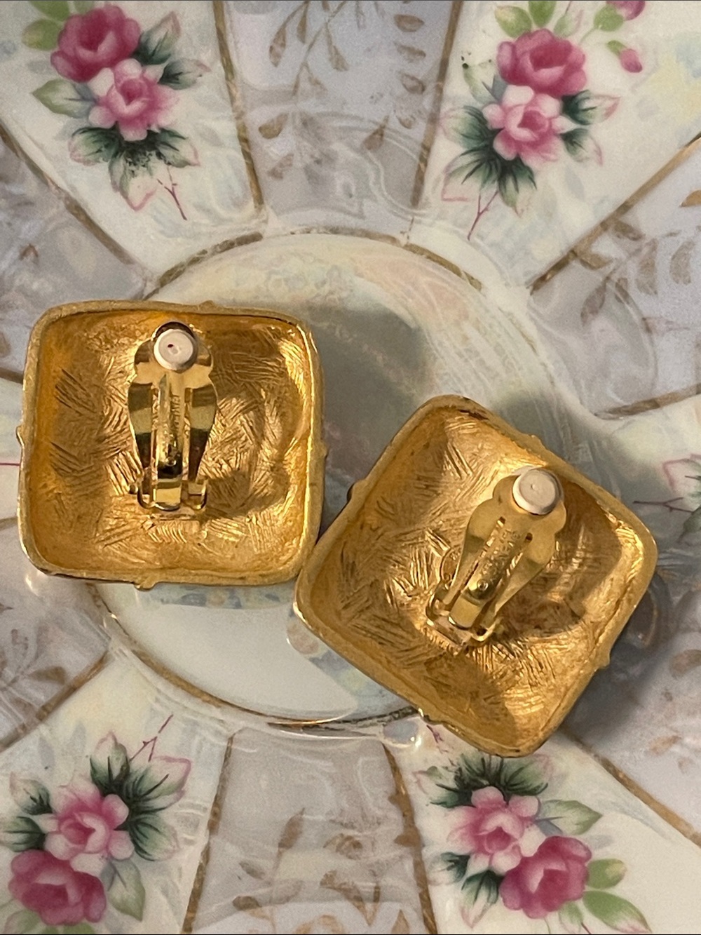 1980’s Givenchy Black & Gold Geometric Checkered Runway Clip-On Earrings - Picture 5 of 11